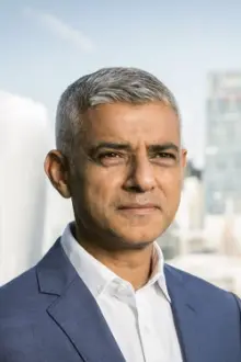 Sadiq Khan como: Ele mesmo