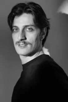 Gianluca Galati como: Giorgio