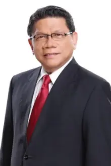 Mike Enriquez como: Anchor