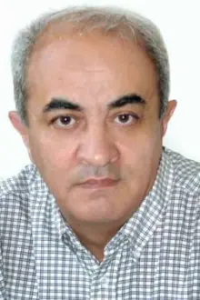 Yusif Şeyxov como: Eldar