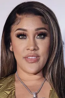 Natalie Nunn como: Main Judge