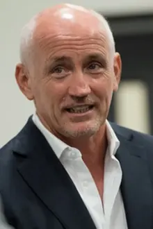 Barry McGuigan como: 