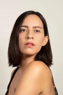 Yael Albores como: Alejandra