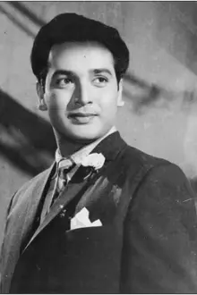 Biswajeet Chatterjee como: Mr. Dutt