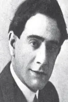 Alfonso Muñoz como: Don Quintín