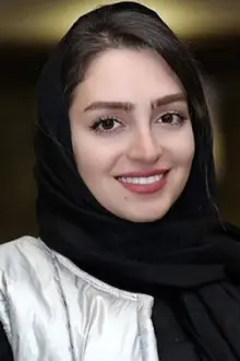 Nahal Dashti como: Nadia