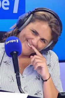 Valérie Bénaïm como: Self - Co-host