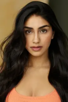 Megha Sandhu como: Kamali