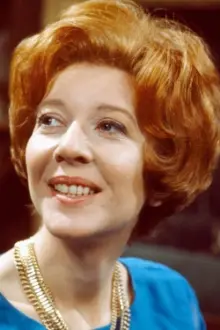 Rosemary Martin como: Donna Hewitt