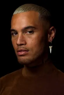 Stan Walker como: Turei