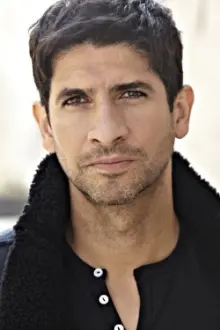 Raza Jaffrey como: Daniel Zain