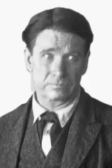 Barney Gilmore como: Detective Dooley