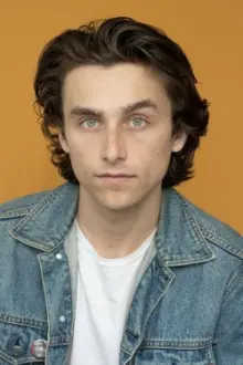 Hunter Saling como: Timothée Lookalike