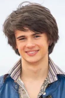 Aaron Kissiov como: Jacob