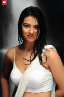 Isha Chawla como: Bhanu