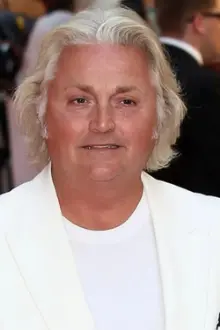 David Emanuel como: Self - Fashion Designer