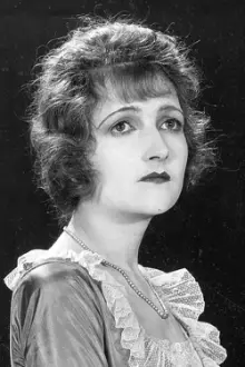 Mary Glynne como: Miss Elizabeth Trant