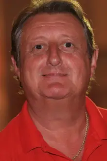 Eric Bristow como: Self - Darts Player