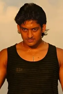 Kishore como: Suresh