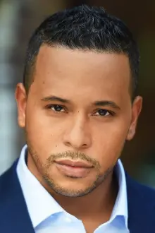 Keet Davis como: Gilberto Aguilar