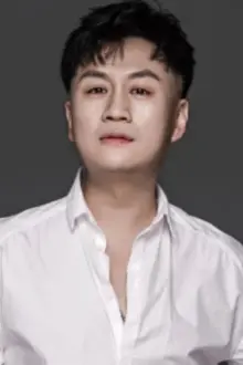 Zheng Junhao como: Tan Qingsong