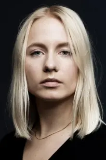 Pernille Kaae Høier como: Julie