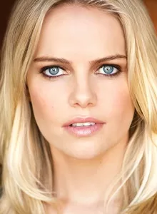 Foto de Mircea Monroe Foto de Mircea Monroe