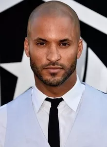 Foto de Ricky Whittle Foto de Ricky Whittle