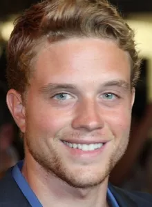 Foto de Jonny Weston Foto de Jonny Weston