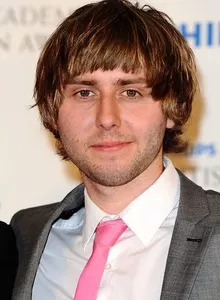 Foto de James Buckley Foto de James Buckley