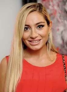 Foto de Arzu Əliyeva Foto de Arzu Əliyeva